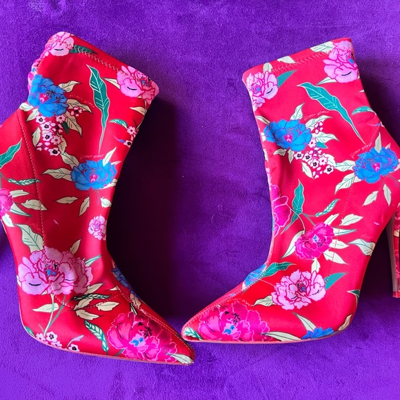 Aldo red floral boots - Picture 6 of 15